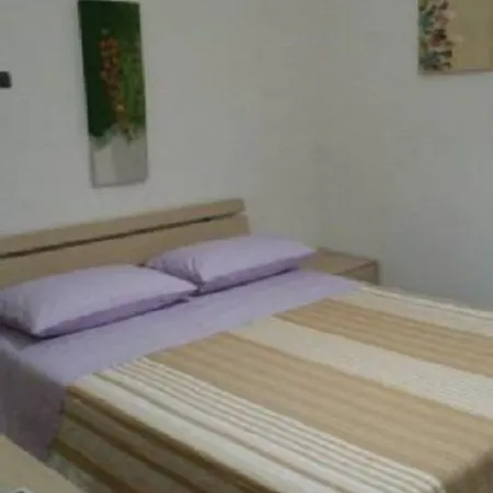 לינה וארוחת בוקר Santebice 3*